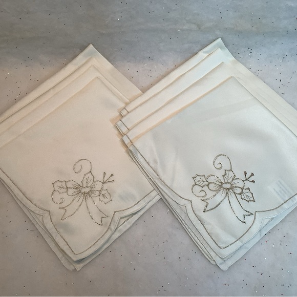 8 Boughs Of Holly Napkins Christmas Table NEW Ivory Gold Metallic Embroidered - Picture 2 of 5